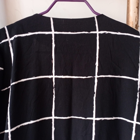 Black and White Jacket - Picture 14 of 14